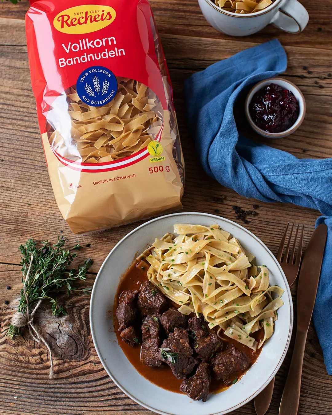 bandnudeln mit gulasch und packung