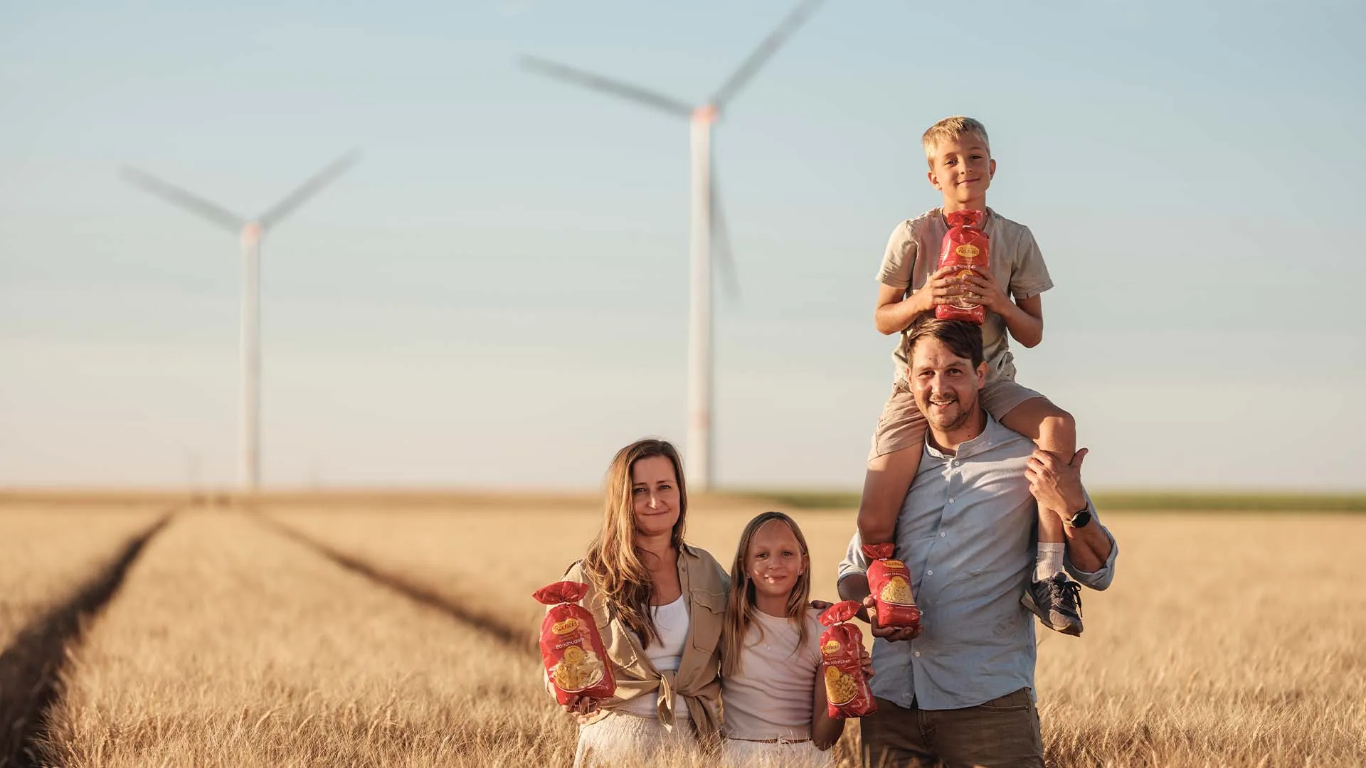 Familie Magrutsch auf dem Feld