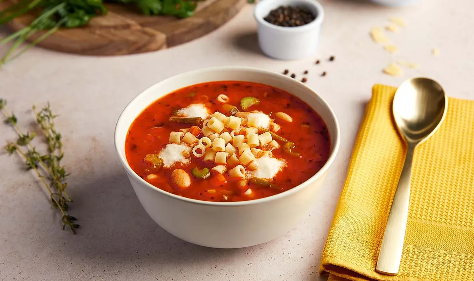 Herzhafte Minestrone mit Vollkorn Ditalini