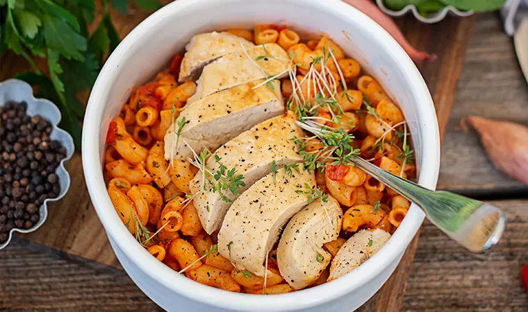 Hörnchen mit Tomatensauce und Huhn | Meal Prep mit Fleisch