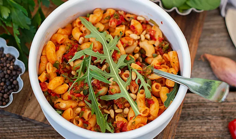 Hörnchen mit würziger Tomatensauce | Meal Prep vegan