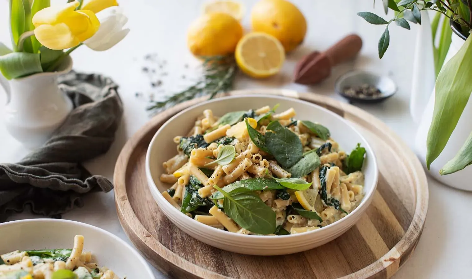 Lemon Pasta mit Ricotta und Spinat