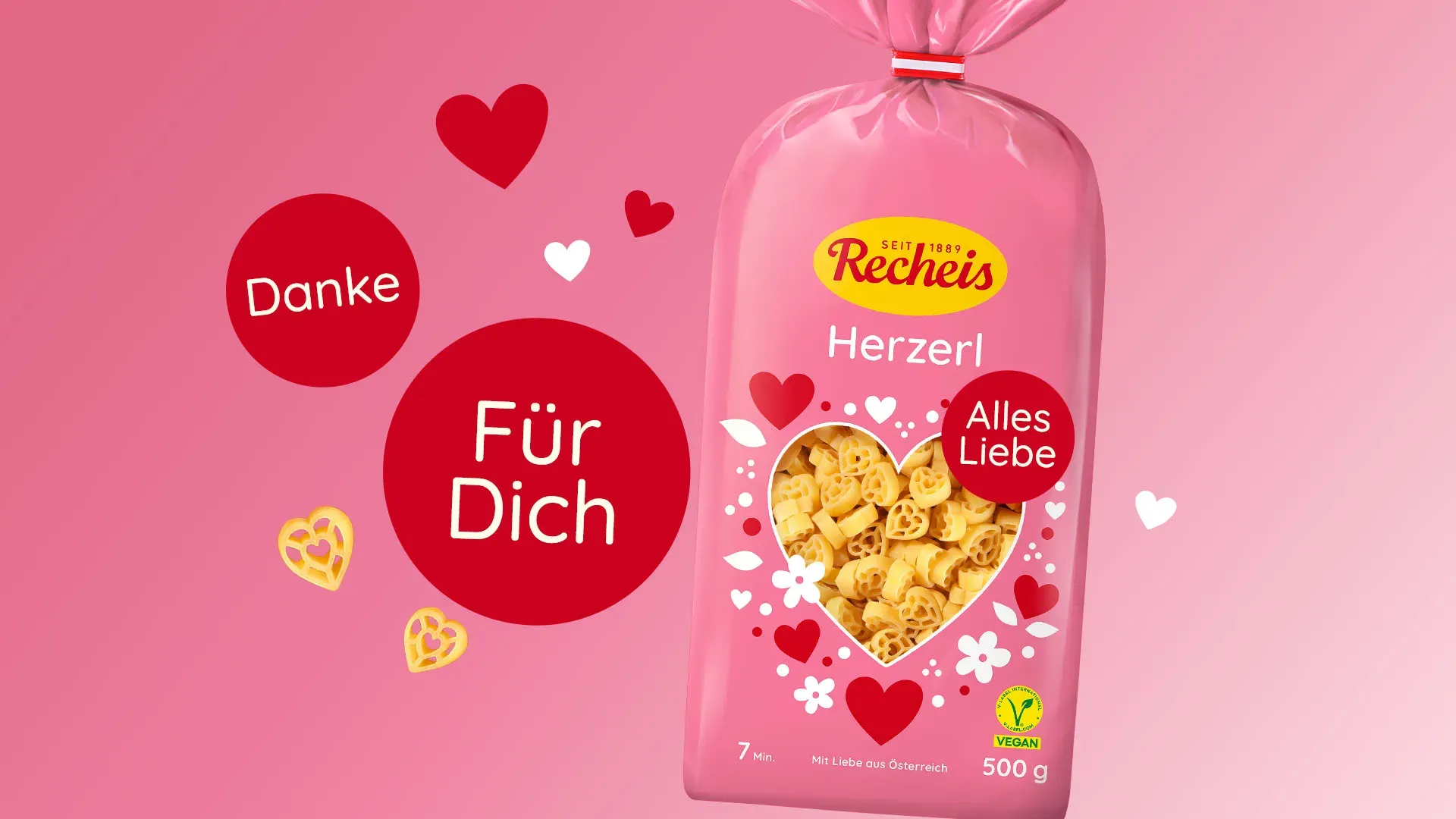 Verpackung mit herzförmiger Pasta und Aufschrift Danke für dich, alles Liebe