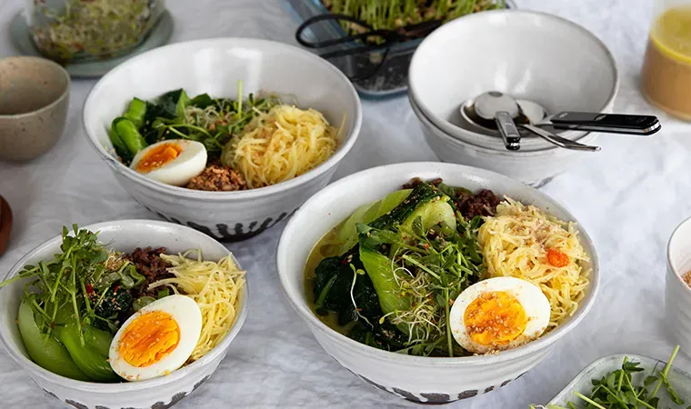 Ramen Nudelsuppe mit knusprigem Faschiertem