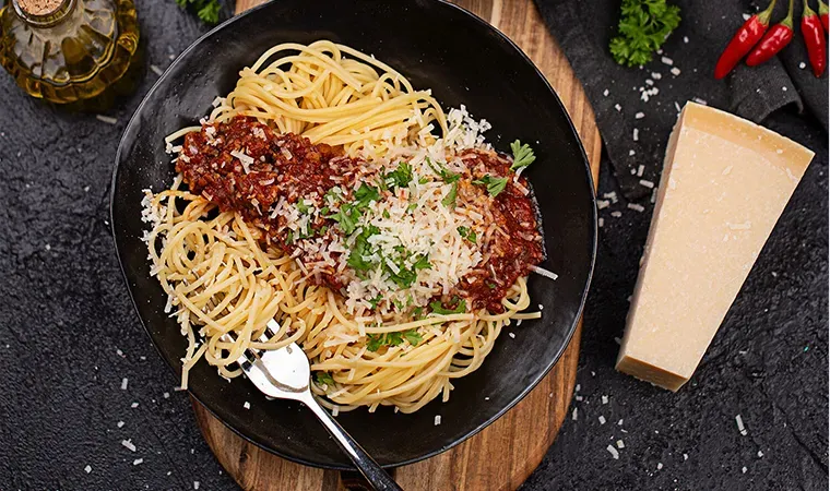 Spaghetti mit Blitzbolognese